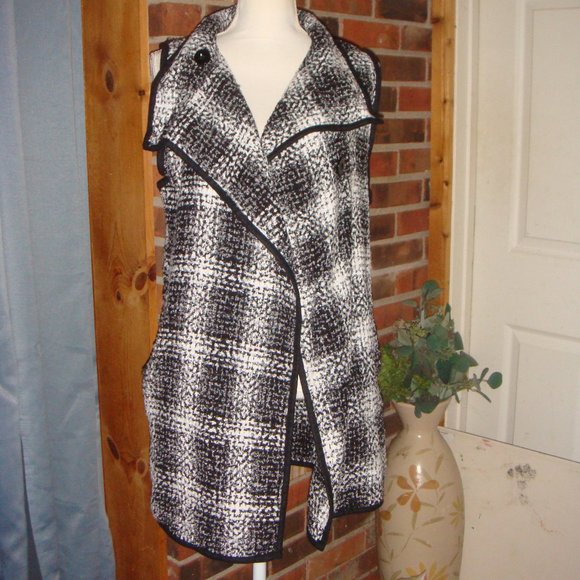 Contempo Jackets & Blazers - Contempo Buffalo Check Vest L